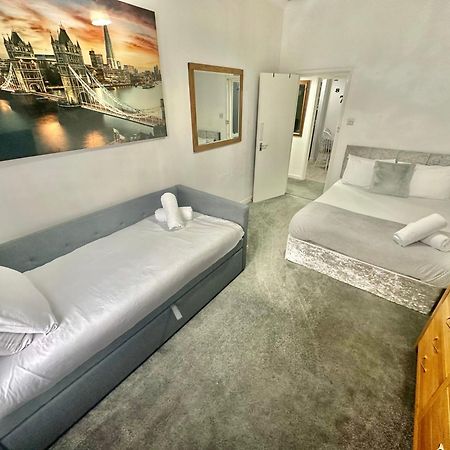 Homely Apartment In The Heart Of Town Centre - Sleeps 6 Bornemouth Extérieur photo