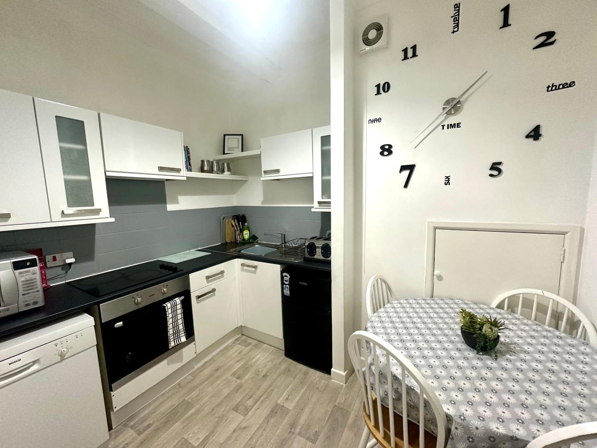 Homely Apartment In The Heart Of Town Centre - Sleeps 6 Bornemouth Extérieur photo